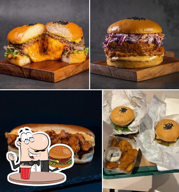 Hamburger at GOOD FLIPPIN BURGERS - The Pavillion Mall