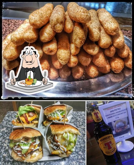 Questa è la foto che mostra la cibo e birra di Amburg strit