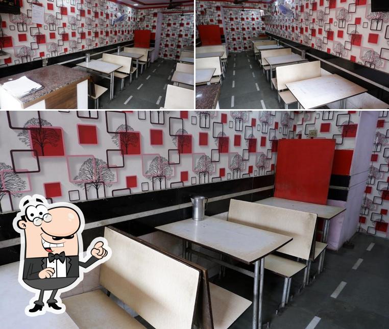 The interior of Shanghai Cin Chinese Food Corner