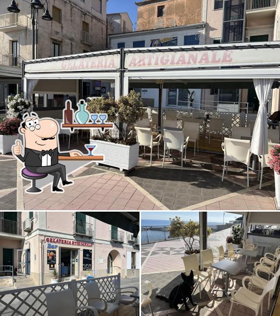 Siediti a un tavolo di Freeze Bar Gelateria & Caffetteria