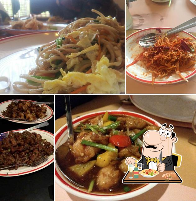 Pad thai at Dynasty