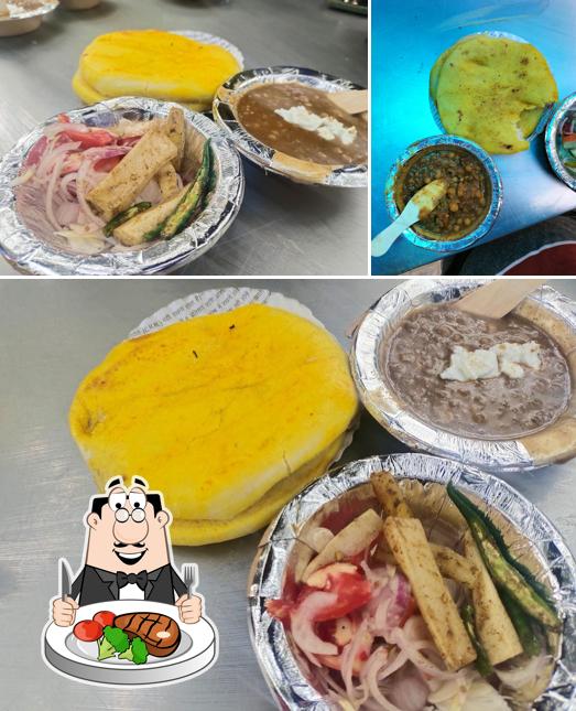 Try out meat dishes at Hemraj chole kulche