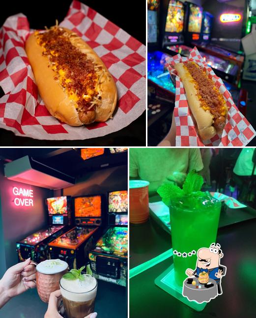 Platos en Pinball Space