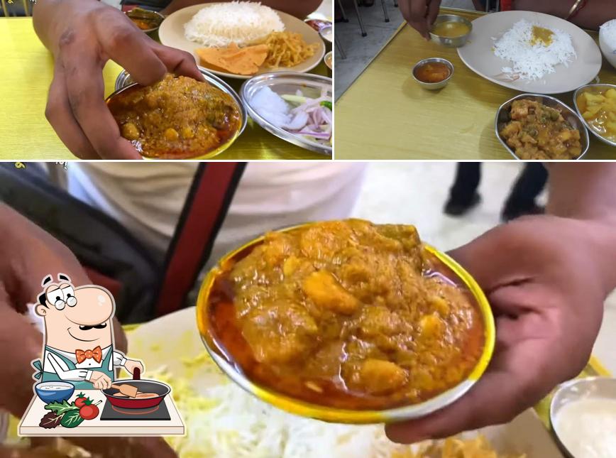 Chicken curry at Sudipar Rannaghar Puri