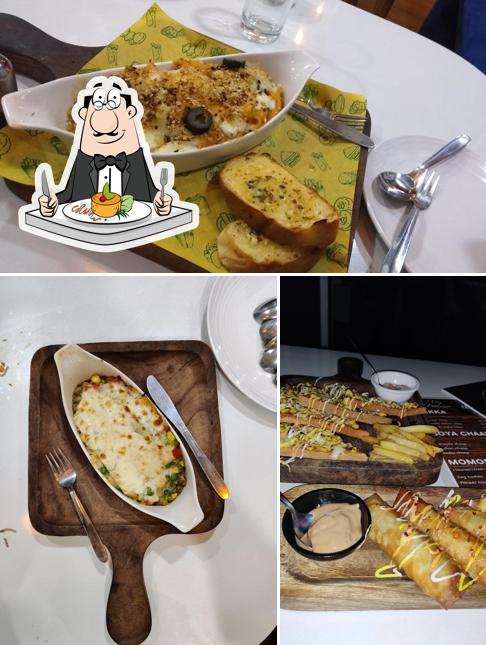 Food at UTC Uptown Cookhouse