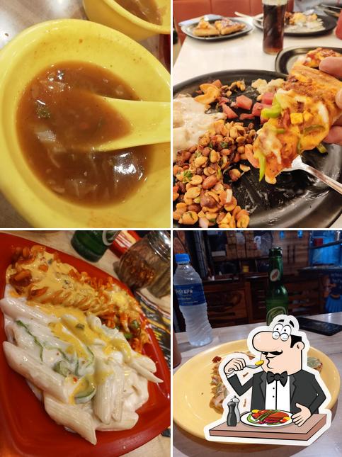 Food at Unlimited Pizza world