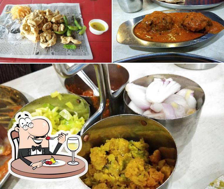 Food at Hotel Giriraj Kathiyawadi Best Hotel/Restaurants/Kathiyawadi Restaurants/Punjabi Restaurant In Vapi