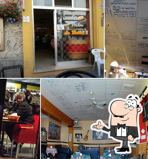 Siediti a un tavolo di Eis Cafè Trieste di Dumi e Rafael