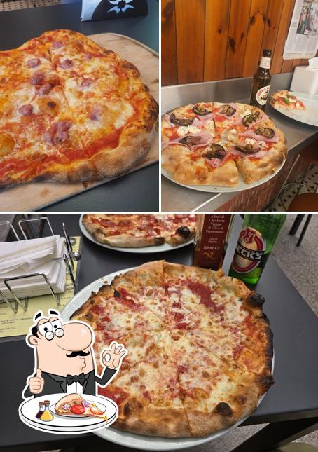 Scegli una pizza a PIZZERIA DA GINO