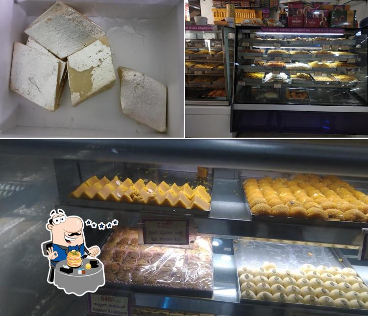 Food at Kanti Sweets