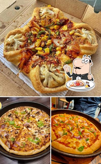 At Pizza Hut Phoenix Palassio Mall, Lucknow, you can get pizza