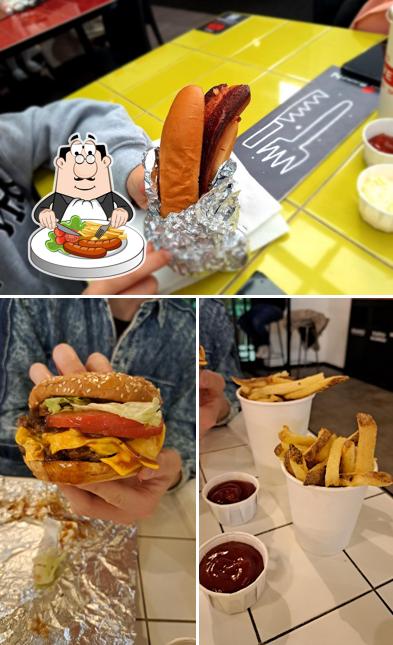 Platti al Five Guys Campi Bisenzio