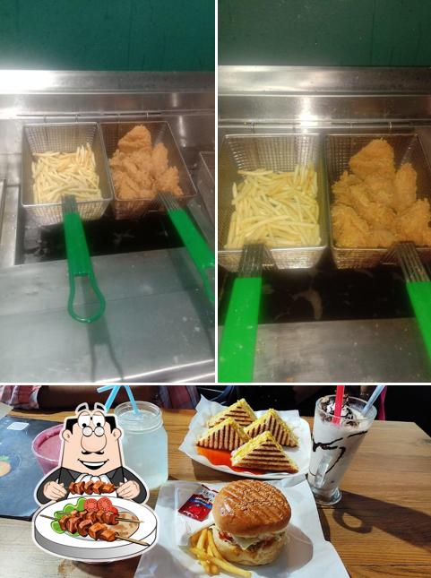 Meals at KiaTuski Juice & Cafe Edakkara