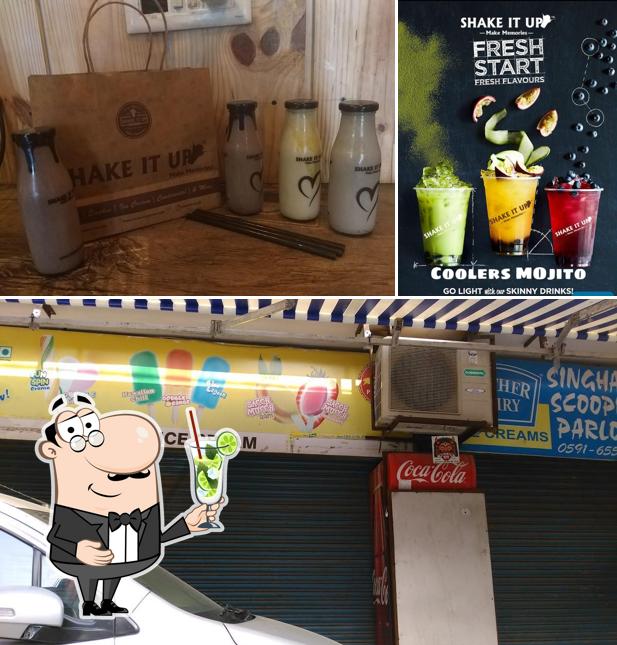 SHAKE IT UP CAFE & RESTRO