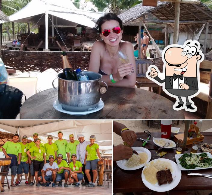 O interior do Hibiscus Beach Club