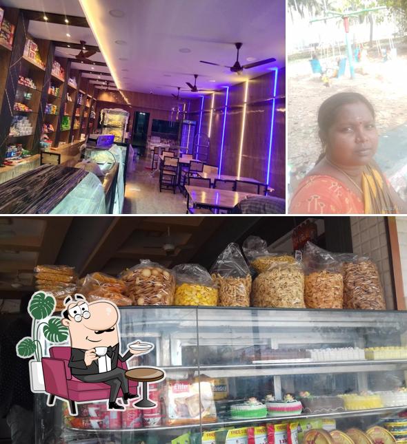 Check out how Satheesh Bakery looks inside