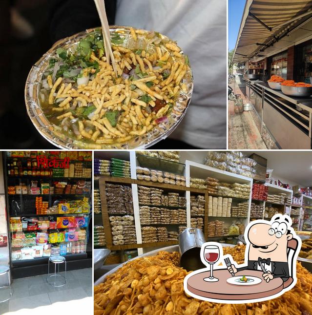 Food at Shree Sanwariya Sweets And Namkeen