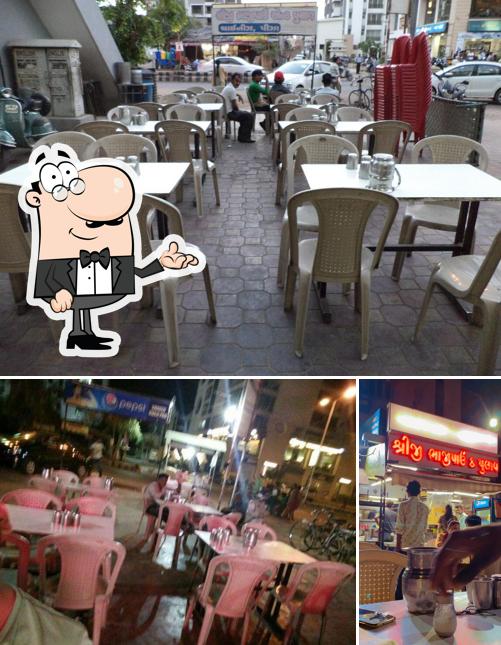 The interior of Shreeji Bhaji Pav & Pulav