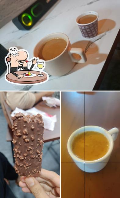 Meals at Gaam Panchayat Bethak Cafe