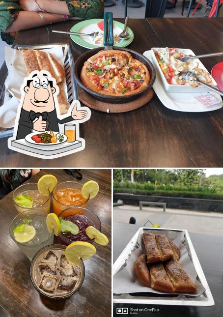 The photo of Pizza Hut GNP Galaxy Ambarnath, Mumbai’s food and alcohol