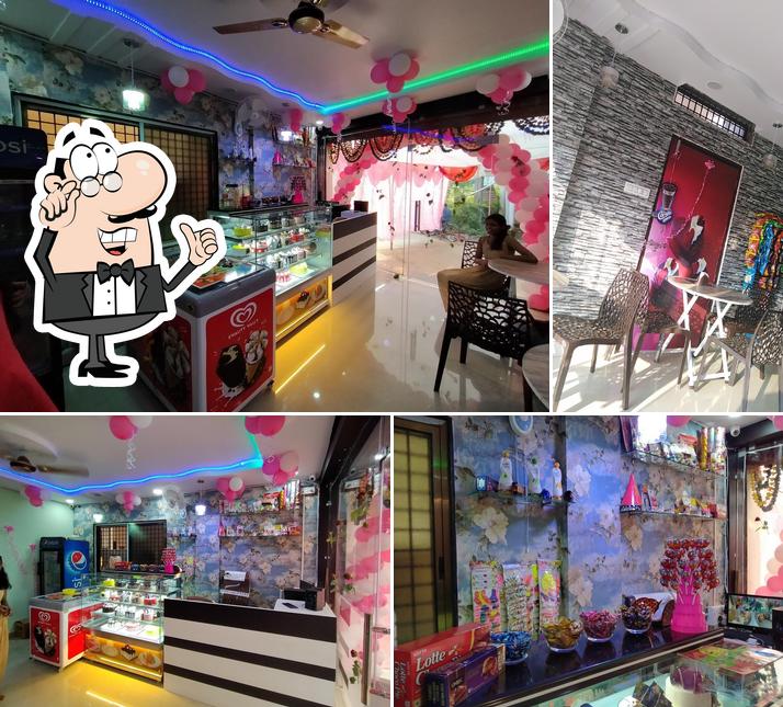 The interior of Hot Delights