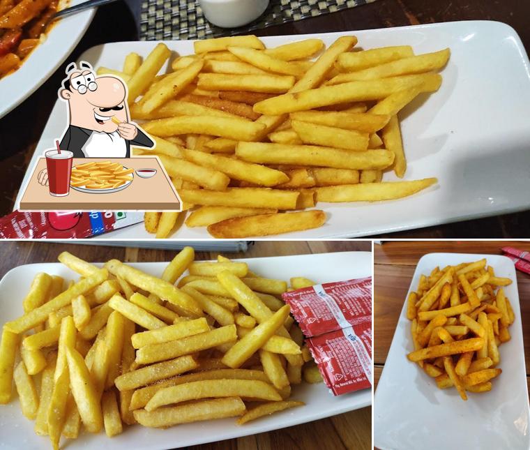French fries at KAAFE, The widest Ganga view Cafe