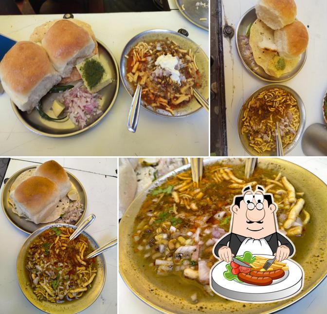 Food at Om Bajrang Misal. Jitu kale
