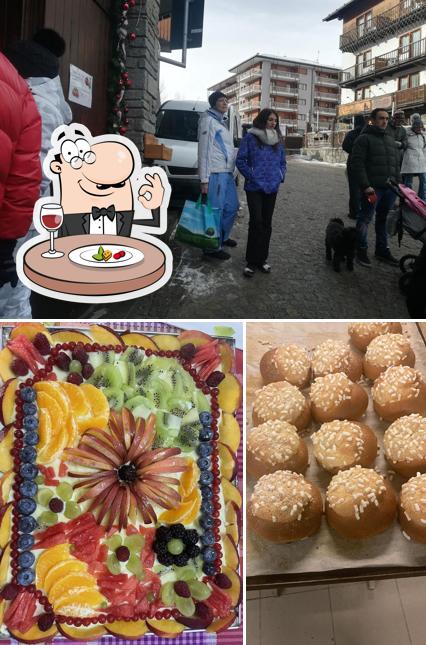 La immagine di cibo e esterno da Bread &