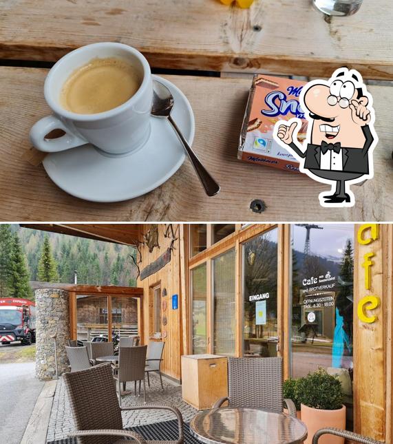 Cafe Bar