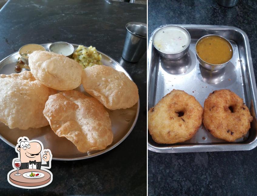 Food at Aaryas Vegetarian Restaurant Pandalam
