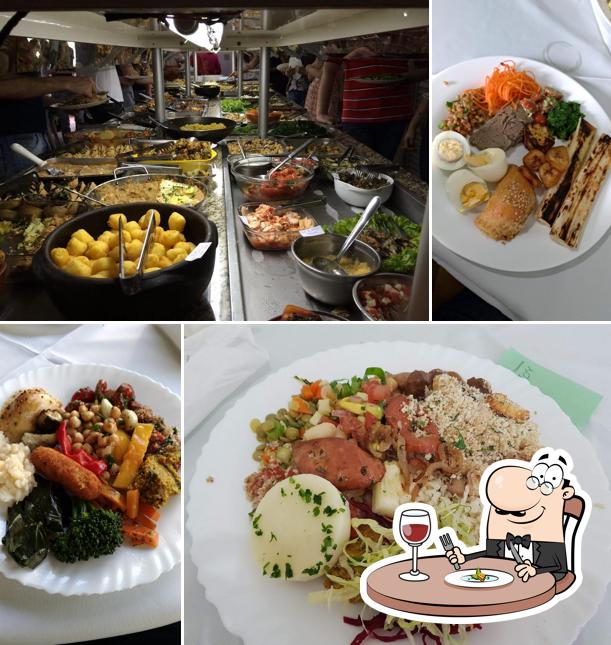 Comida em Restaurante Mamãe Natureza