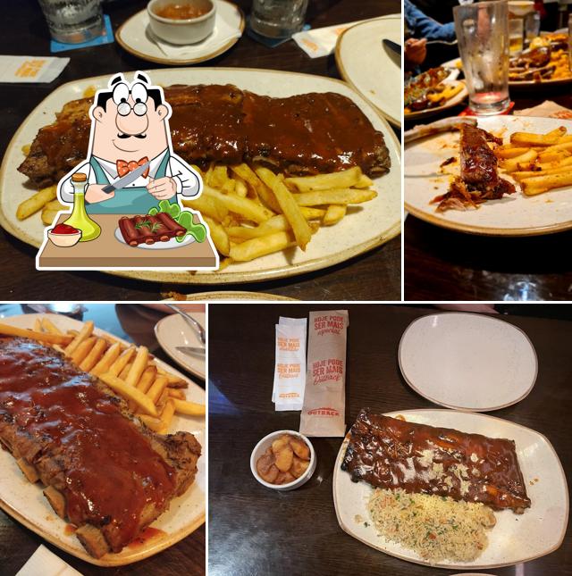 Costelas de porco em Outback Praia de Belas