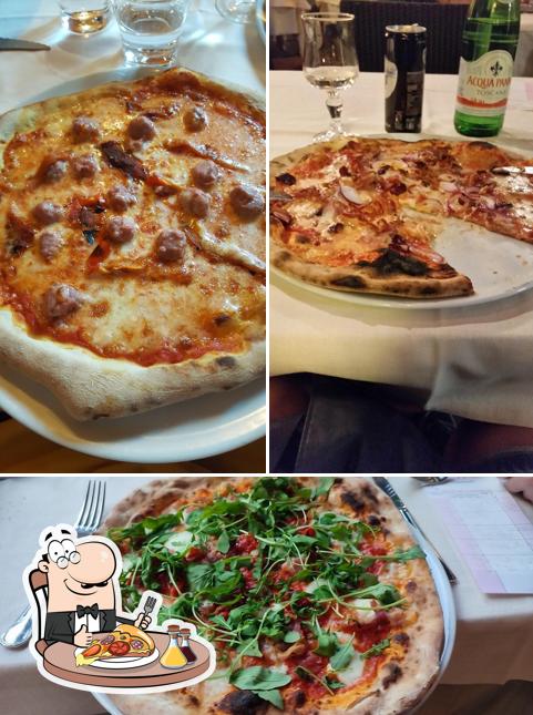 Prenditi una pizza a Ristorante Pizzeria I Due Ladroni S.r.l