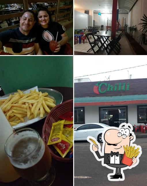 Peça cbatatas fritas francesas no Pizzaria Chilli.Patos