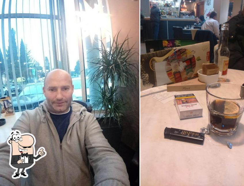 Siediti a un tavolo di Caffe Bar GIMINO