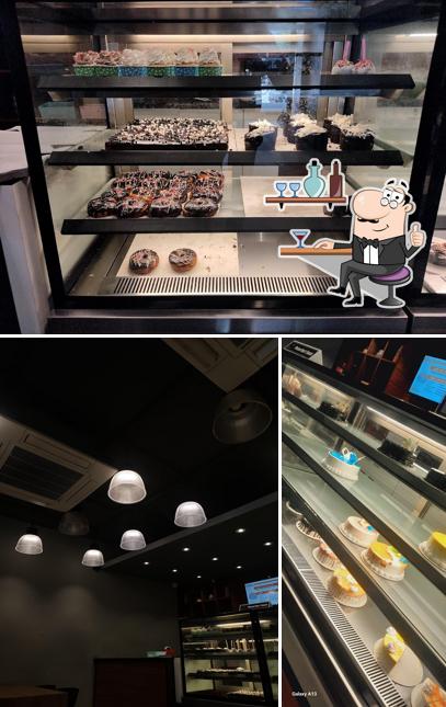 The interior of TopTown Cakes