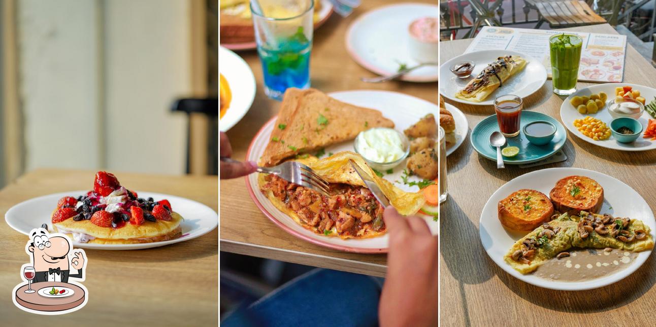 Food at Yolkshire Salunkhe Vihar