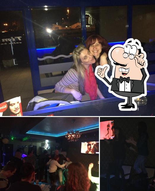 Dai un'occhiata agli interni di Time caffe bar