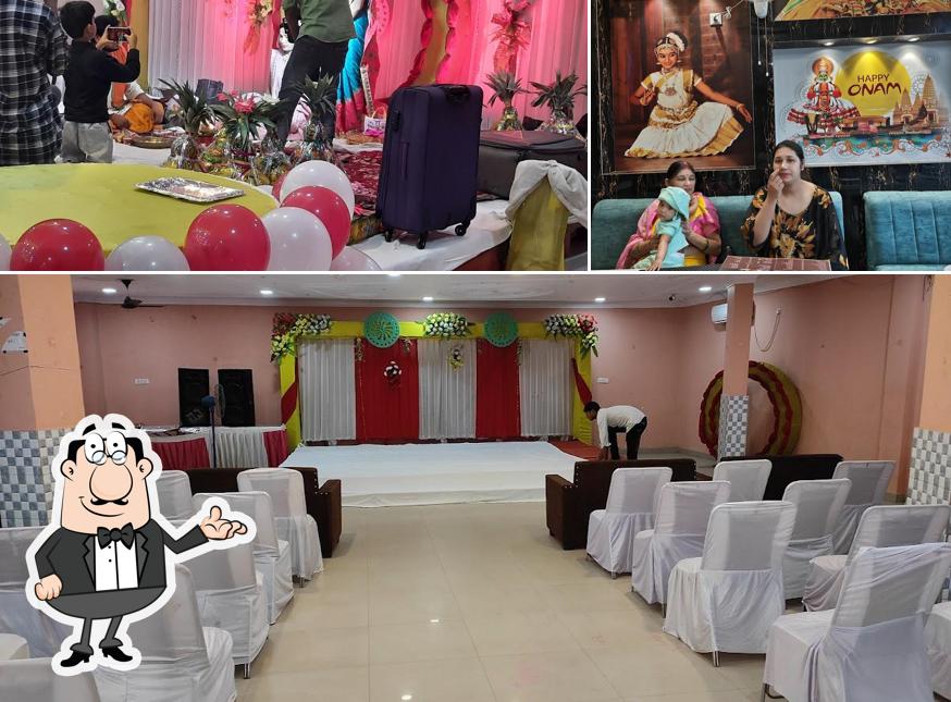 Take a seat at one of the tables at Hotel Gomti And Restaurant - Best Vegetarian Restaurants Top Family Hotels in Jaunpur