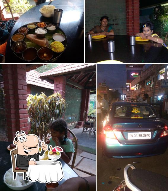 Maharaja & Ganesa & Radha Party Hall provides a variety of desserts