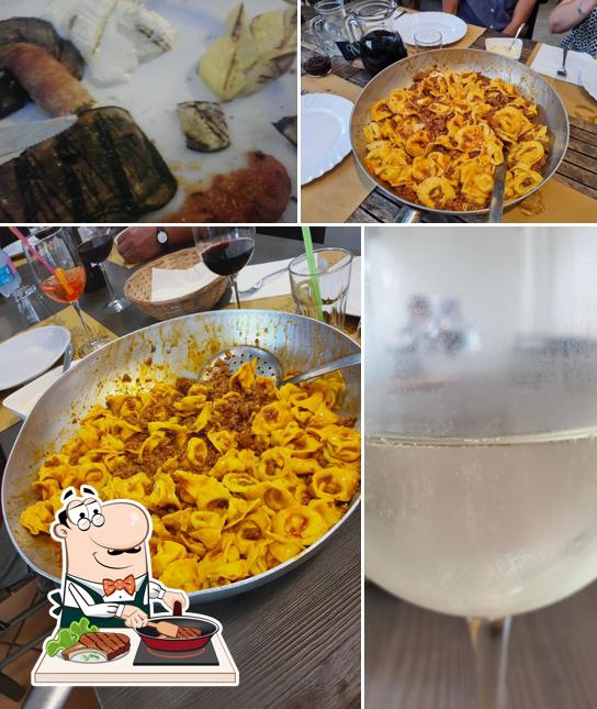 Il gatto verde serve pasti a base di carne