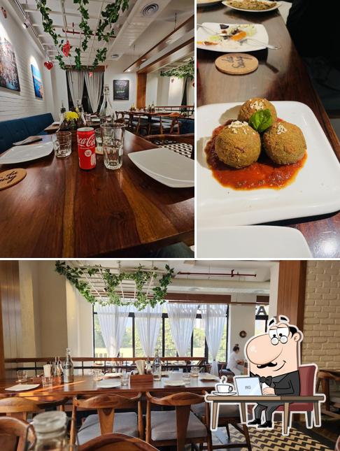 Check out how Pizzeria da Susy looks inside