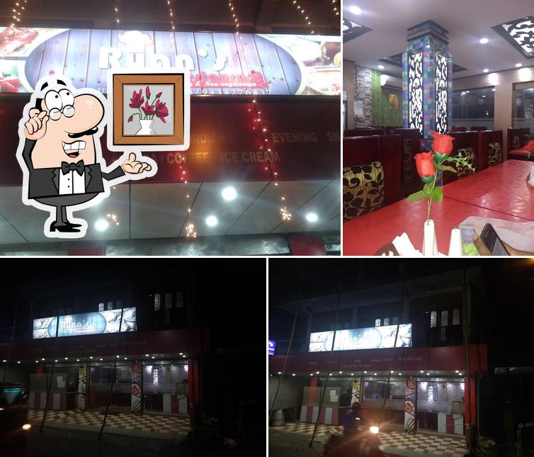 The interior of Ryans Restaurant