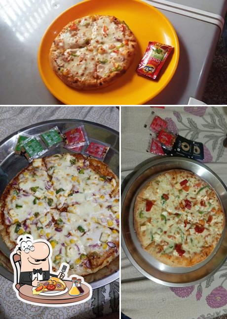 At MUMMAA PIZZAA, you can order pizza