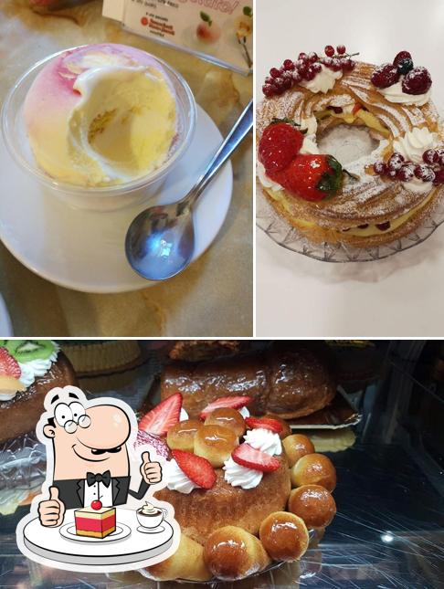 Pasticceria Mario Rosa serve un'ampia selezione di dolci