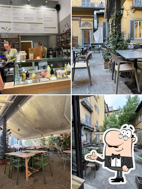 Siediti a un tavolo di Shake Café