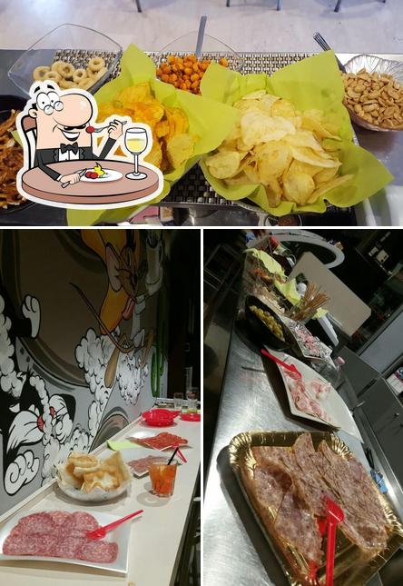 Questa è la immagine che presenta la cibo e bevanda di Speedy Bar
