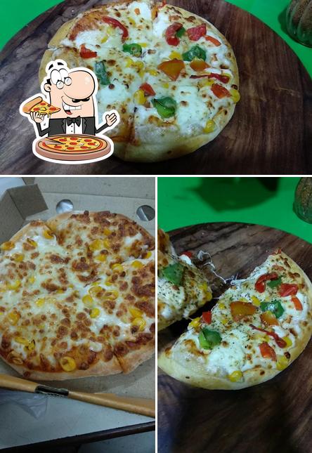Pick pizza at Peripeno Kitchen