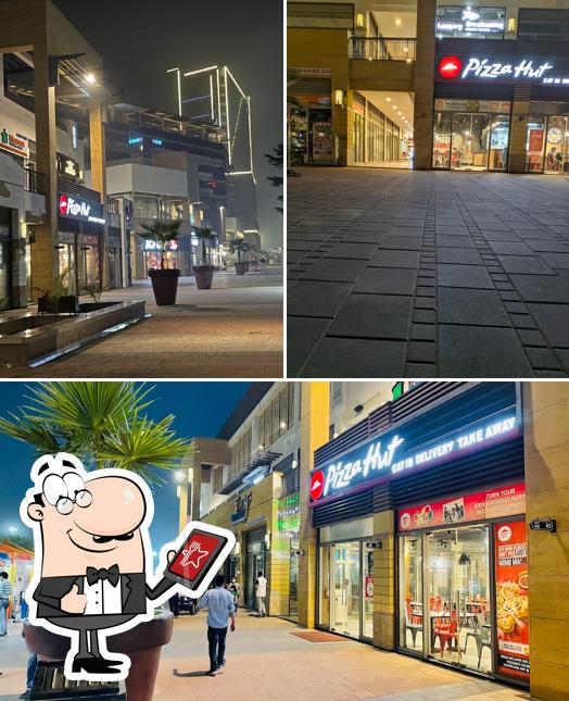 The exterior of Pizza Hut M3M Urbana, Gurgaon