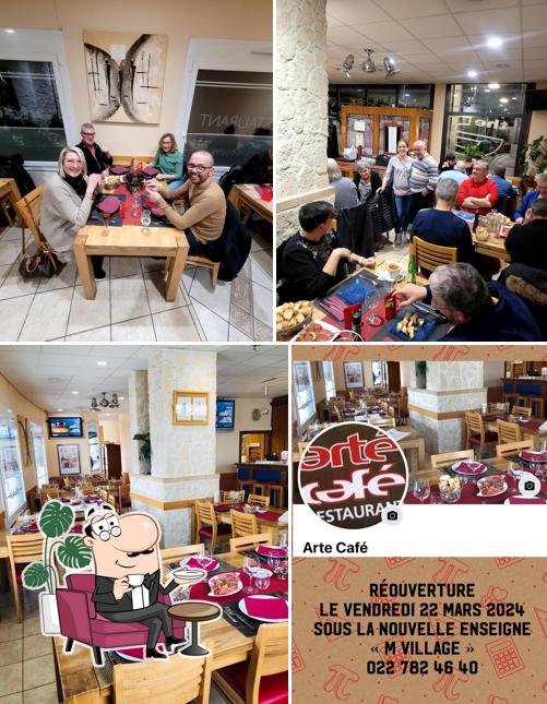 Siediti a un tavolo di Arte Cafe